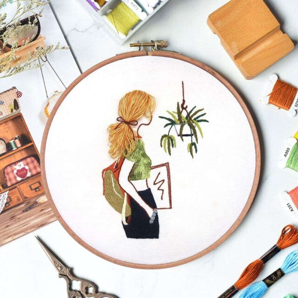 Kit Broderie DIY, Silhouette, Fata blonda — reducere 69% de la 75 lei la 23,14 lei