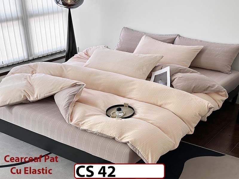 Lenjerie de pat dublă 4 piese, cu imprimeu modern, material fin și răcoros CS 42 — reducere 42% de la 289 lei la 169 lei