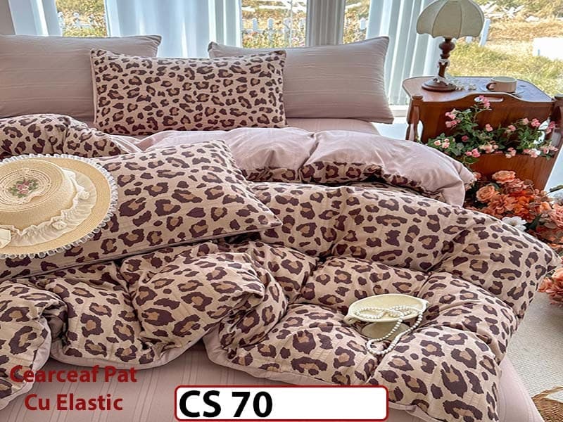 Lenjerie de pat dublă 4 piese, cu imprimeu modern, material fin și răcoros CS 70 — reducere 42% de la 289 lei la 169 lei